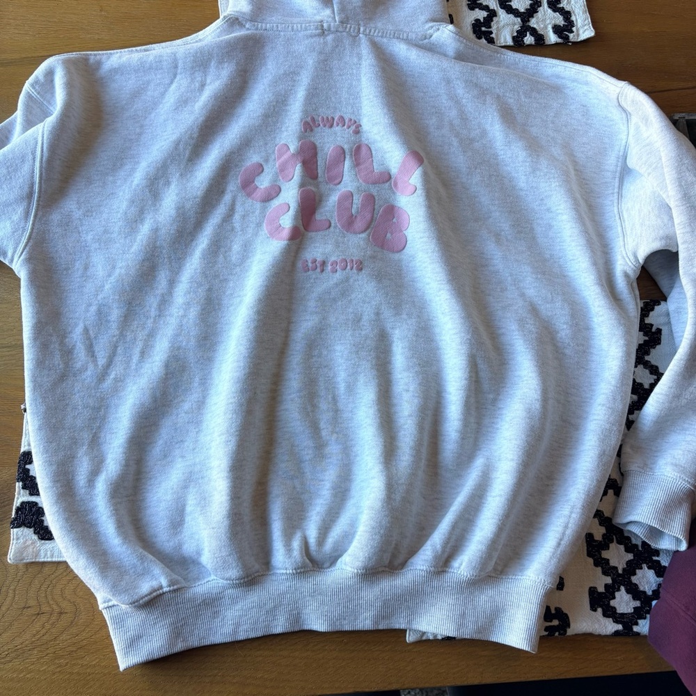 PrettyLittleThing Chill Club Light Gray Sweatshirt Hoodie Size small S
